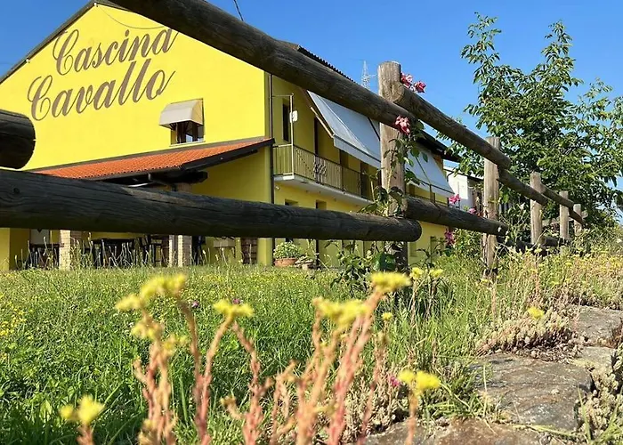 Cascina Cavallo 3* קנאלה